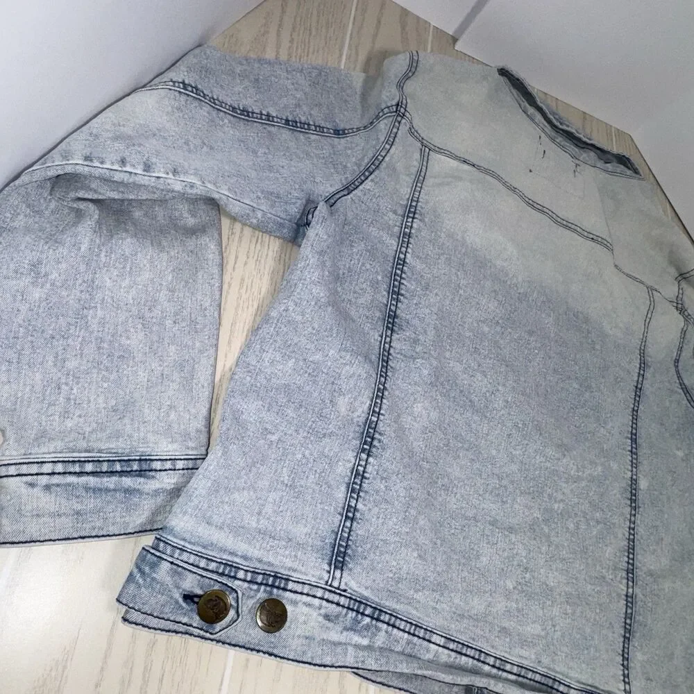 Unbranded ministry fashion